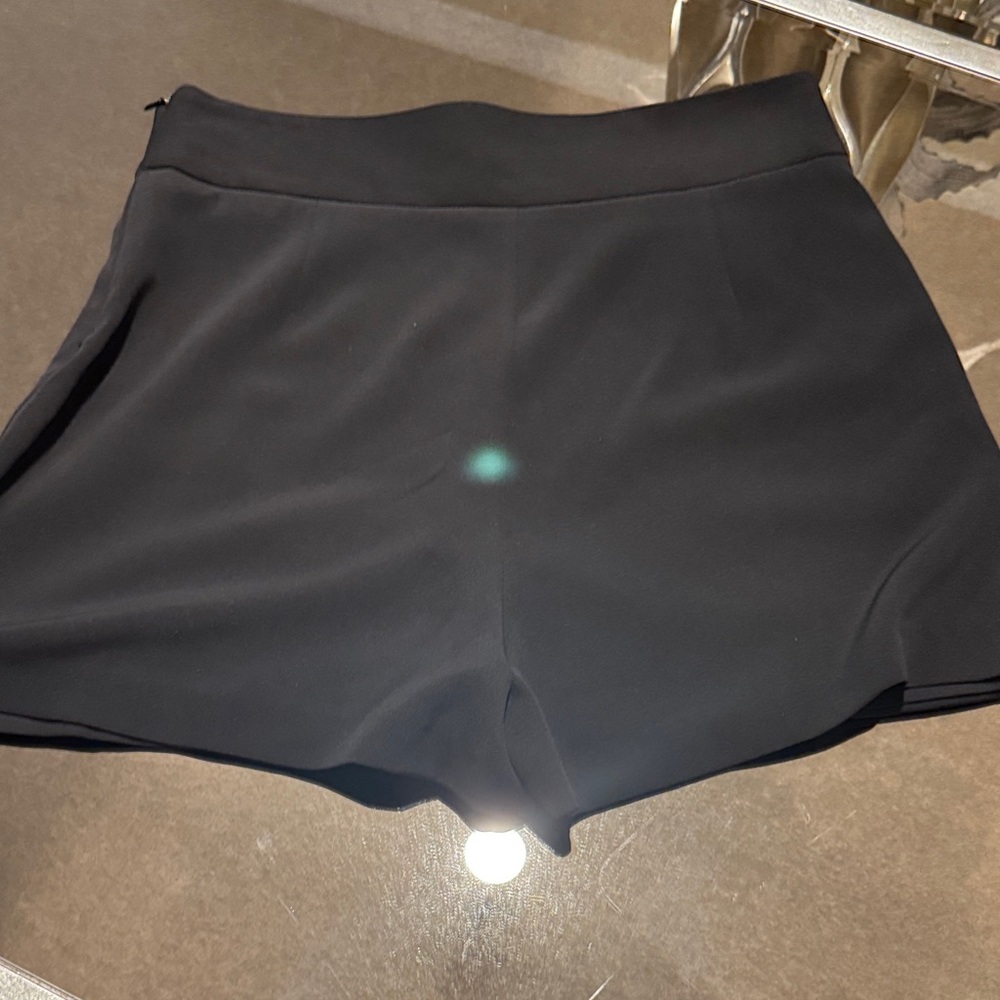 Zara Women's Elegant Black Skorts - Picture 4 of 6